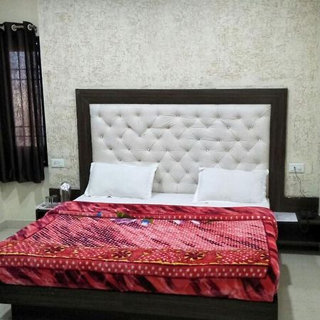 R.S Hotel & Restaurant Amritsar Exterior foto