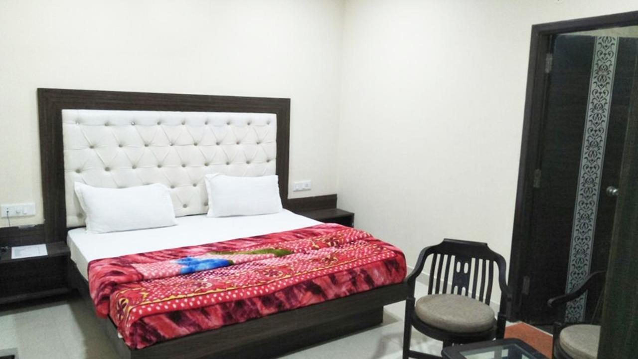 R.S Hotel & Restaurant Amritsar Exterior foto